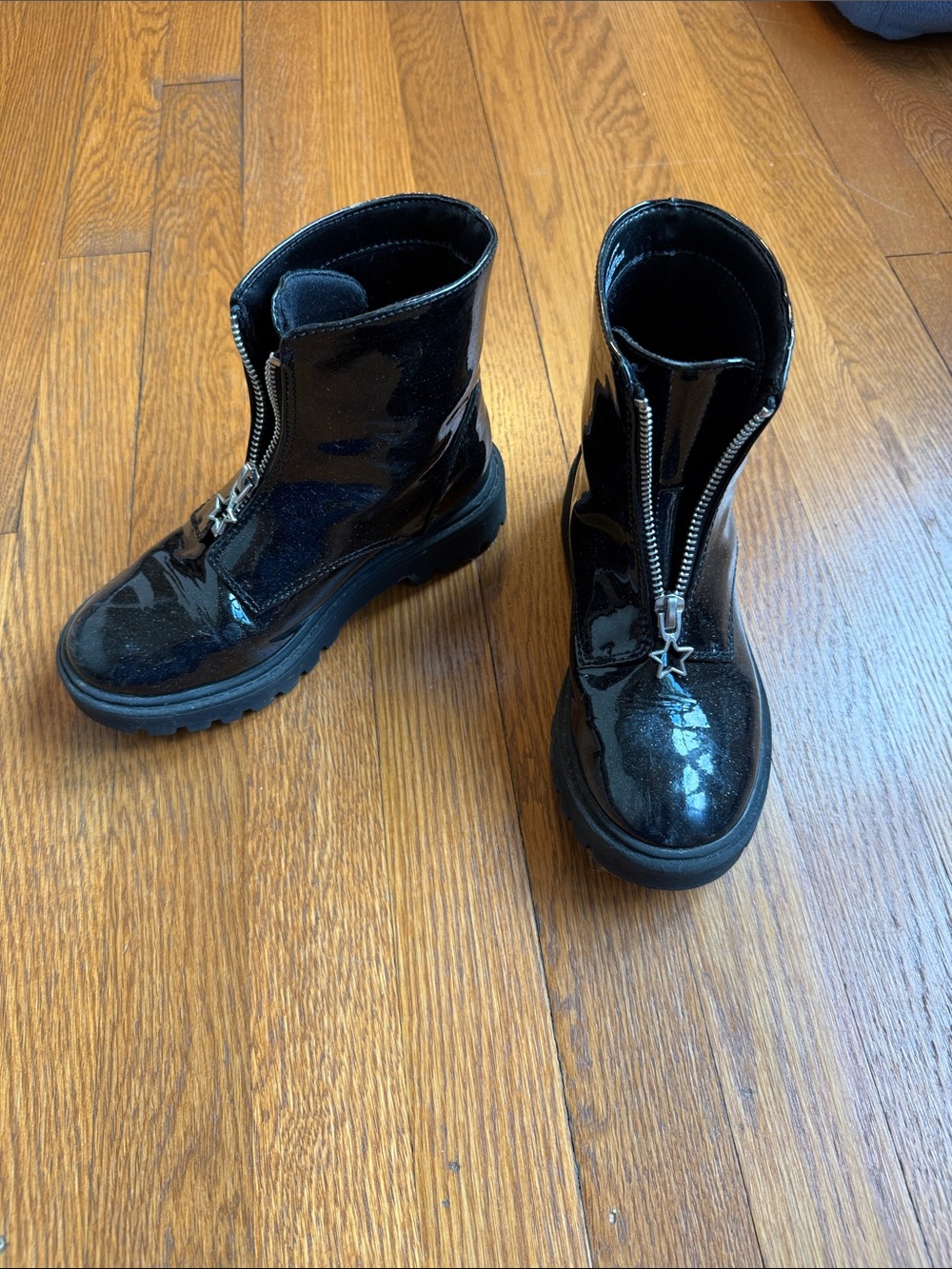 art class Black Patent Front-Zip Kids Boots with Star Pull